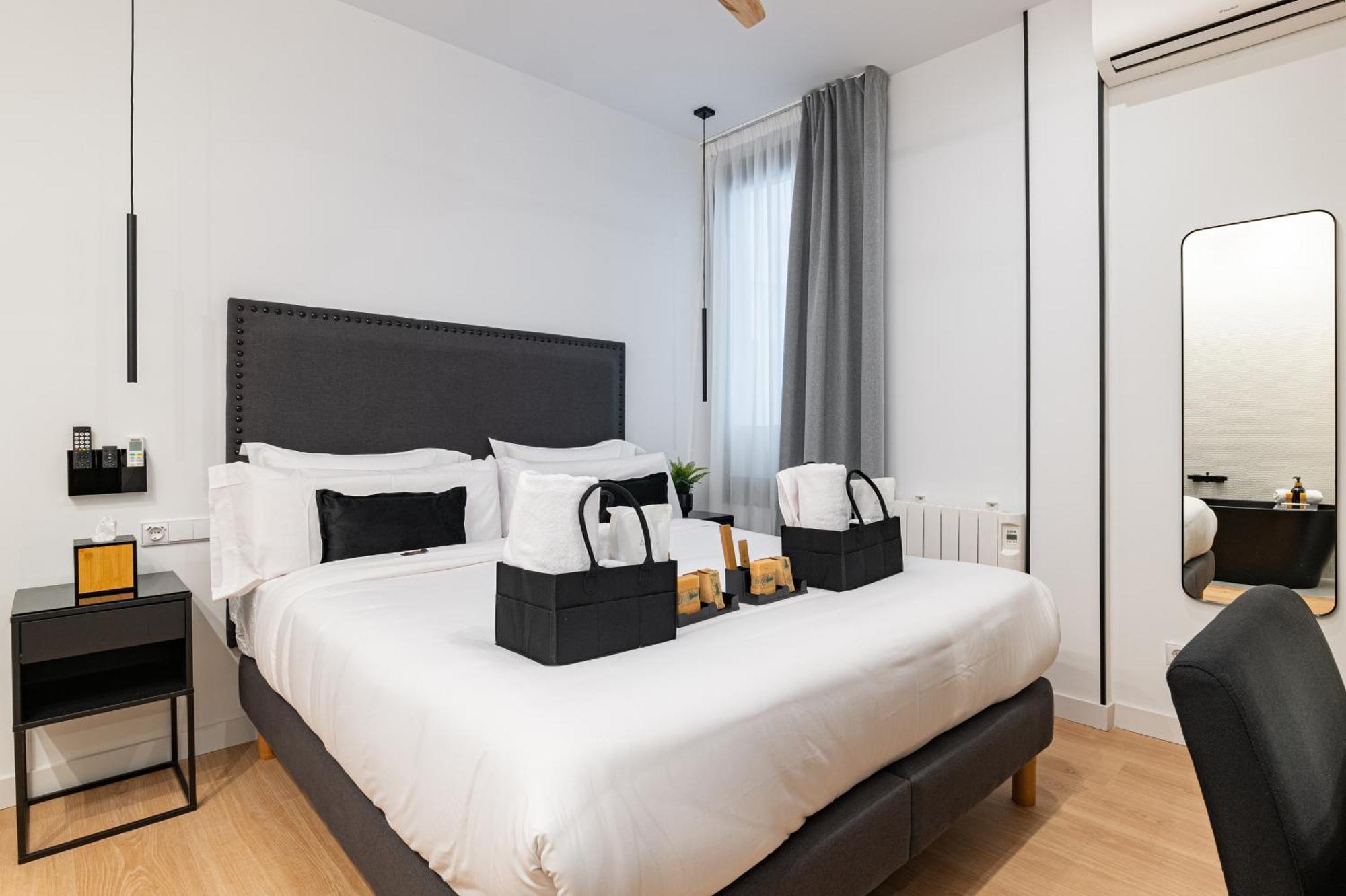 Honey Apartment In The Center Of マドリード エクステリア 写真